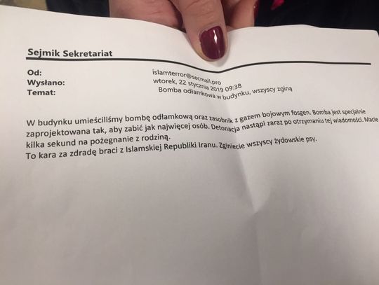 Fałszywy alarm bombowy w ratuszu. Znów e-mail: "Zginiecie wszyscy żydowskie psy"