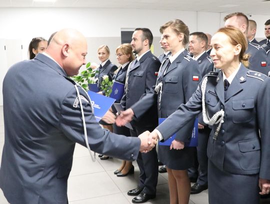 Funkcjonariusze Zakładu Karnego zostali awansowani na wyższe stopnie służbowe