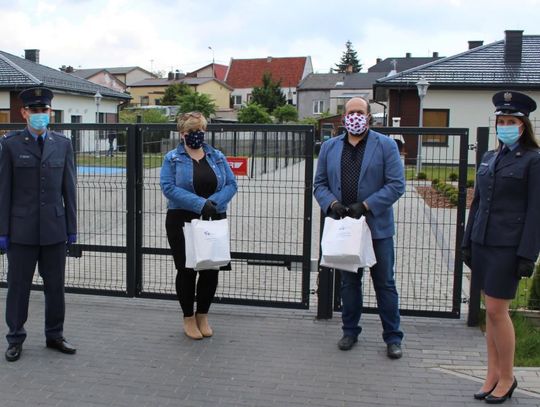 Funkcjonariusze z Zakładu Karnego przekazali środki ochrony dla Centrum Opieki nad Dzieckiem