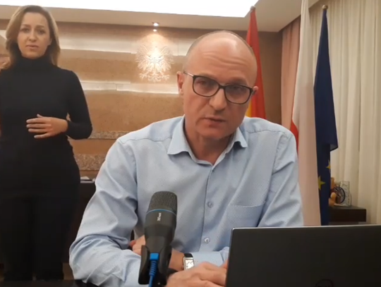 Ilu w kwarantannie, co z pogrzebami i MPK.Prezydent odpowiadał na pytania mieszkańców miasta