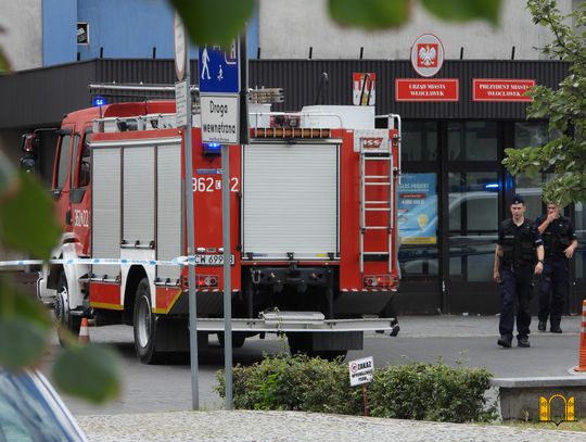 Informację o podłożeniu ładunków wybuchowych otrzymał Urząd Miasta oraz Sąd. Trwają czynności służb 