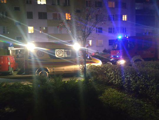 Interwencja straży pożarnej przy ul. Wieniawskiego. Mężczyzna został przekazany Zespołowi Ratownictwa Medycznego