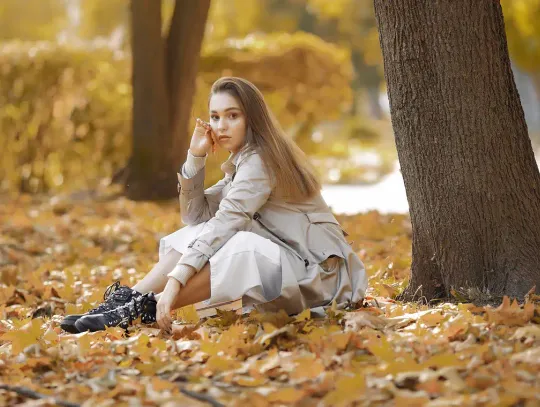 Jak łączyć botki na platformie z jesiennymi płaszczami?