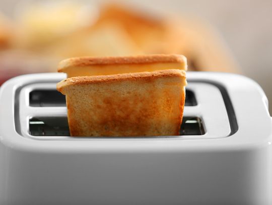 Jak utrzymać w czystości toster? Praktyczne wskazówki