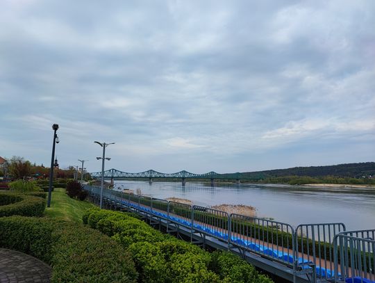 Jaka pogoda w majówkę? Warto zaopatrzyć się w parasol