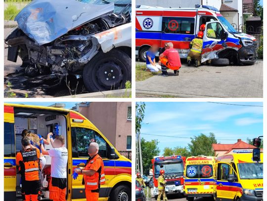 Karetka zderzyła się z samochodem osobowym. Ul. Słoneczna zablokowana