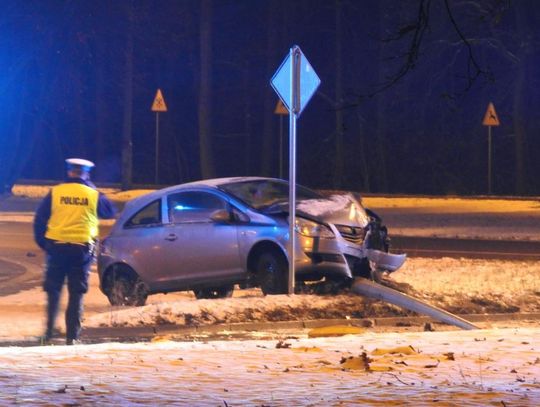 Kierowca który ściął wczoraj słup przy ul. Zielnej miał prawie 2 promile