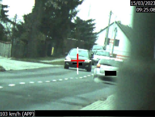 Kierowca Peugeota przekroczył prędkość o 62 km/h. Otrzymał mandat w wys. 2000 zł i stracił prawo jazdy na 3 miesiące 