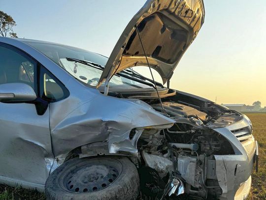 Kierujący Toyotą podczas wyprzedzania uderzył w Volkswagena