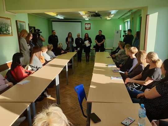Kobiety będą się same potrafiły bronić. Uczą się od policjantów i nie tylko