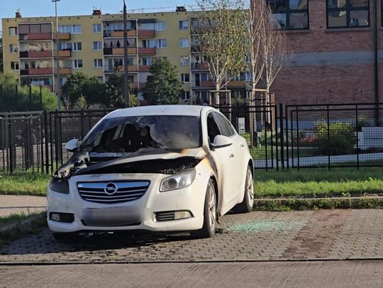 Kolejny samochód spłonął we Włocławku. Tym razem na osiedlu Południe