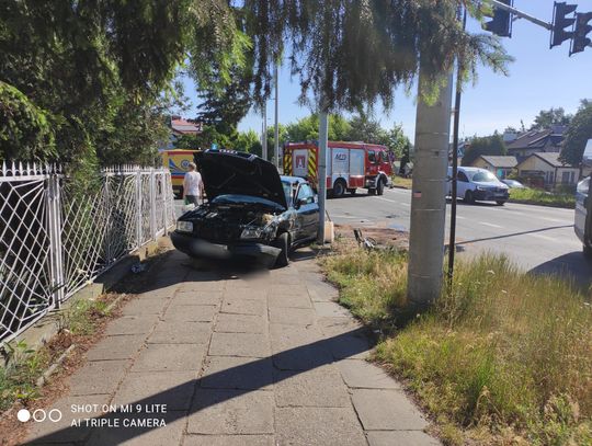 Jedna osoba w szpitalu, po zderzeniu pojazdów na ul. Zbiegniewskiej i Wiejskiej