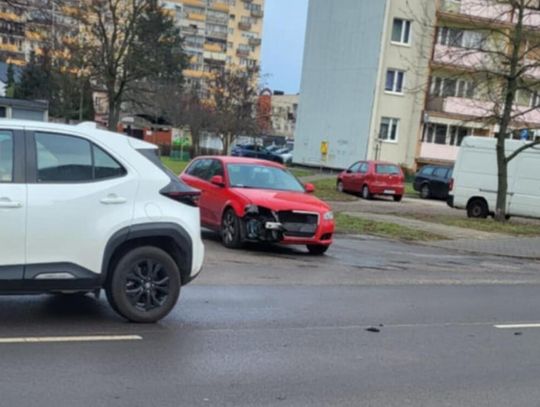 Kolizja na ulicy Zbiegniewskiej. 39-latka wymusiła pierwszeństwo