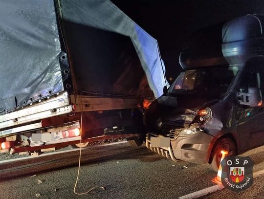 Kolizja samochodów dostawczych w Starym Brześciu 