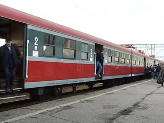 Koniec trwających dwa miesiące negocjacji. Polregio do grudnia 2022 r. będzie świadczyć przewozy kolejowe w naszym województwie