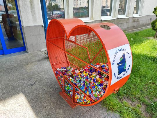 Koniec ze zbieraniem nakrętek. To efekt unijnej dyrektywy