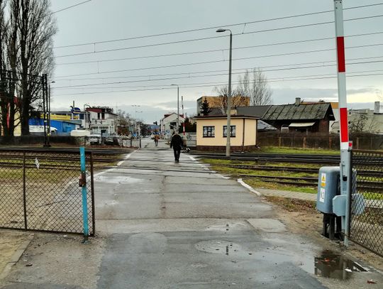 Koszt remontu przejścia przez tory to 165 tys. złotych. Prace zakończą się 14 sierpnia