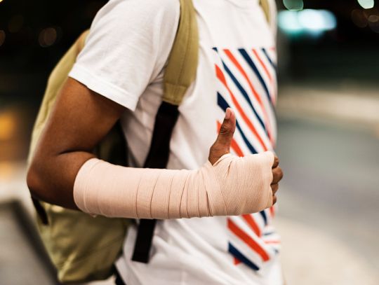 L4 pod lupą ZUS: mężczyzna musiał zwracać zasiłek chorobowy. W czasie trwania zwolnienia lekarskiego grał w koszykówkę. 