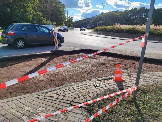 Łatają dziury na rondzie Falbanka. Ile potrwa remont?