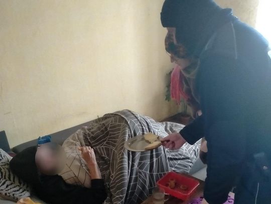 Lubraniec: 64-latek leżał w wyziębionym mieszkaniu i wołał pomocy