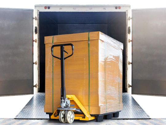 Magazynowanie sezonowe – jak optymalnie przechowywać sprzęt rekreacyjny?