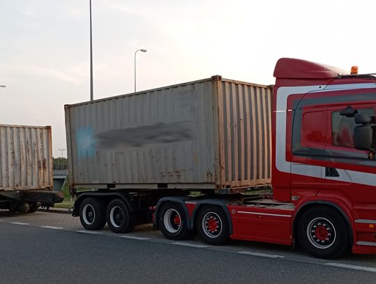 Mandat, wszczęcie postępowania, a także zakaz kontynuacji jazdy. Inspektorzy włocławskiego oddziału ITD zatrzymali kierowcę na autostradzie