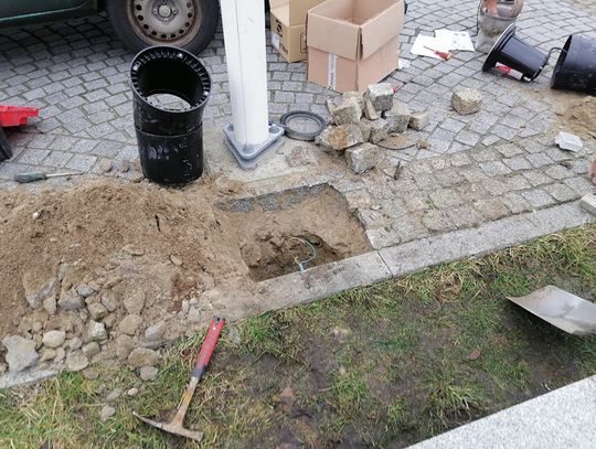 Maszty na Zielonym Rynku będą oświetlone "inteligentnym systemem oświetlenia"