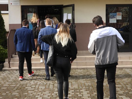 Maturzyści musieli zmierzyć się z "Lalką" i "Ziemią obiecaną"