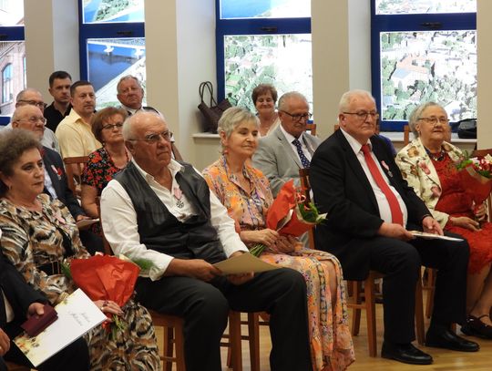 Medale, kwiaty, gratulacje. Odbyły się jubileusze małżeńskie