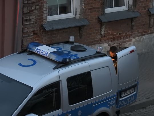 Mężczyzna ranił kobietę nożem. Napastnika powstrzymali sąsiedzi