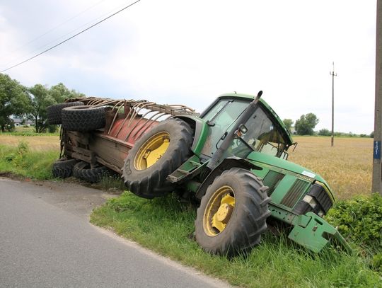 Miał 2,2 promila i prowadził traktor z beczkowozem. Skończyło się tak