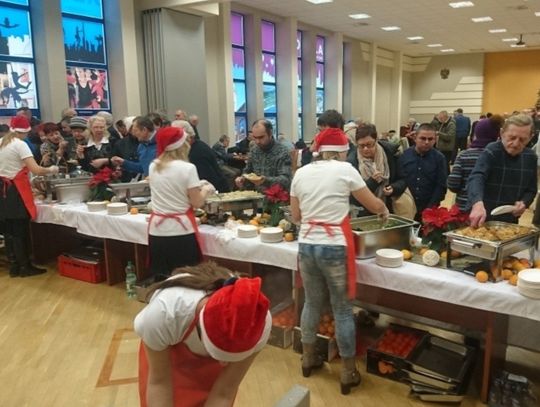 Miejska wigilia przeniesiona do ratusza. Harcerze przyniosą "Betlejemskie Światło"  