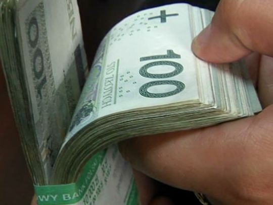 Mieszkaniec powiatu stracił 20 000 zł. Zadzwonił do niego rzekomy pracownik banku