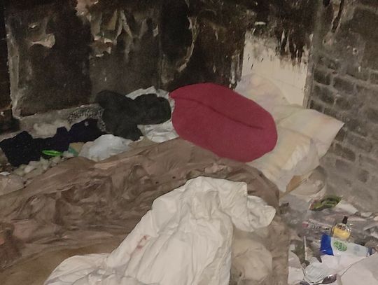 MOPR i Straż Miejska odwiedzili pustostany, szukając osób bezdomnych