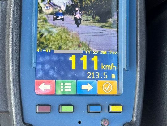 Motocyklista w terenie zabudowanym jechał z prędkością 111 km/h