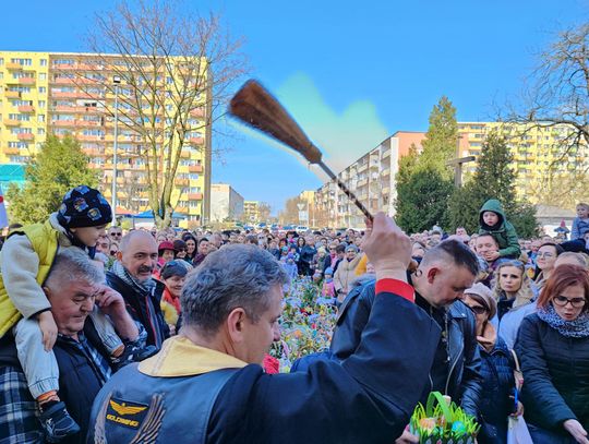 Motoświeconka zgromadziła tłumy wiernych, było głośno i kolorowo