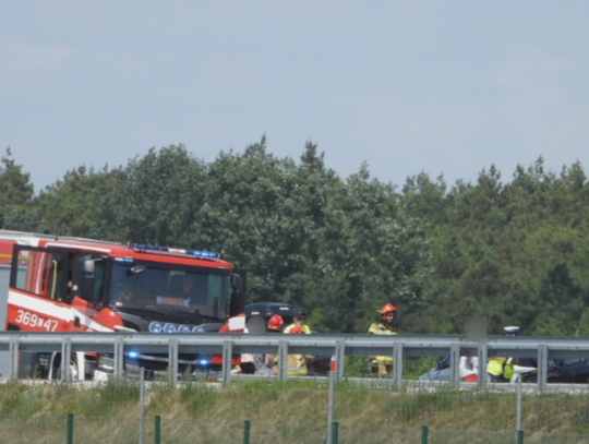 Na A-1 zderzyły się trzy samochody. Dwoje dzieci w szpitalu