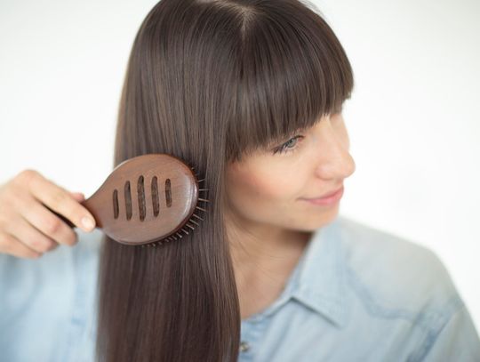 Na co zwrócić uwagę wybierając szczotkę i gumkę do włosów? Podpowiadamy!