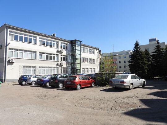 Na tyłach biblioteki w końcu powstanie parking 