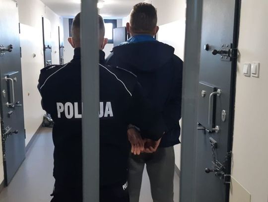 Napadł z bronią na stację benzynową. 47-latek w rękach policji