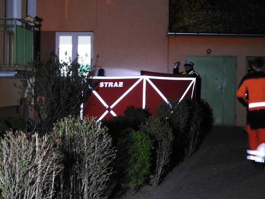 Nie żyje kobieta. Prawdopodobnie skoczyła z 9-go piętra