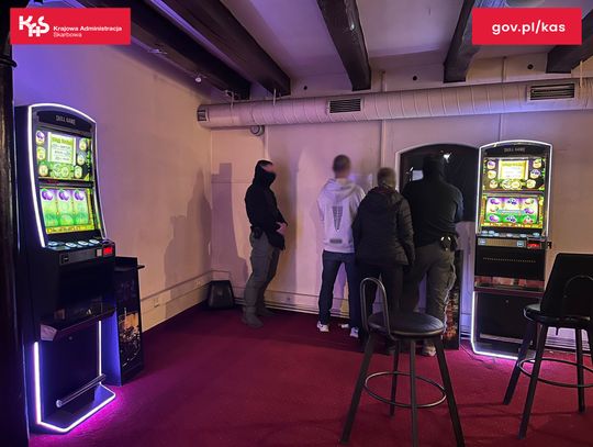 Nielegalny hazard w centrum Włocławka i Grudziądza. Przeszukano też mieszkania zatrzymanych