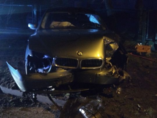 Nietrzeźwa 23-latka uderzyła autem w przyłącze gazowe. Niezbędna była interwencja pogotowia gazowego