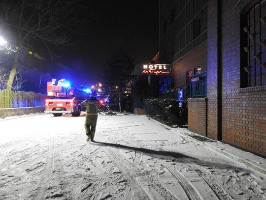 Nocna akcja strażaków pod hotelem Młyn