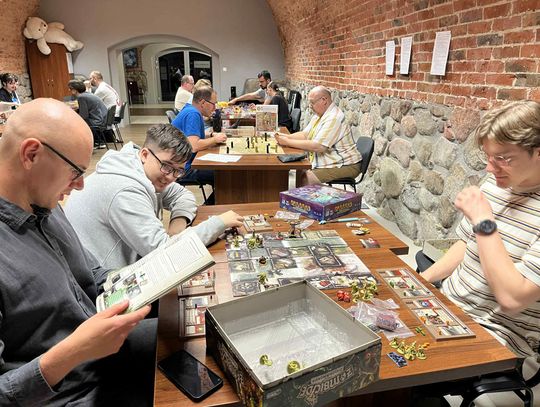 Nocne granie z Taktykiem – pożegnanie wakacji w planszówkowym stylu