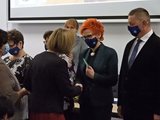 Nowi studenci Medycznego Uniwersytetu Trzeciego Wieku odebrali indeksy