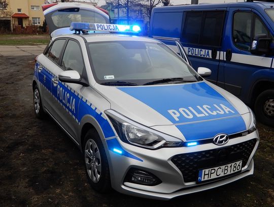 Nowy radiowóz dla policjantów z Chodcza