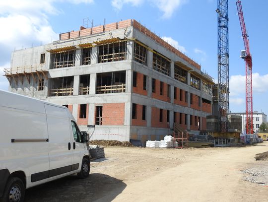 Od czerwca pacjenci będą mogli korzystać z Powiatowego Centrum Zdrowia. Podpisano umowę na 2.599.687,59 zł 