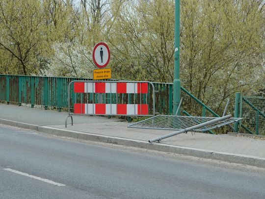 Od poniedziałku utrudnienia... Zamkną chodnik na moście, a także...