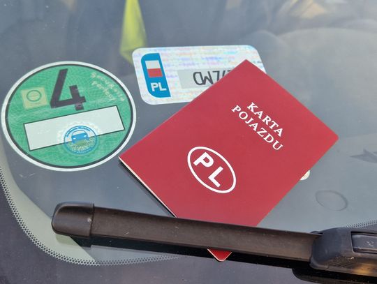 Od września naklejka na szybach samochodów i karta pojazdu przechodzą do przeszłości